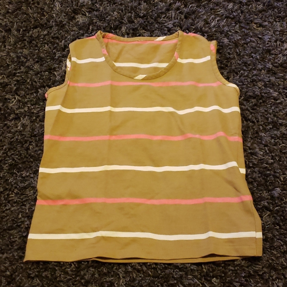Sleeveless shirt